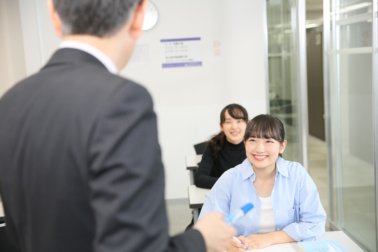プロメディカス東京駅前校の完全少人数クラス教室